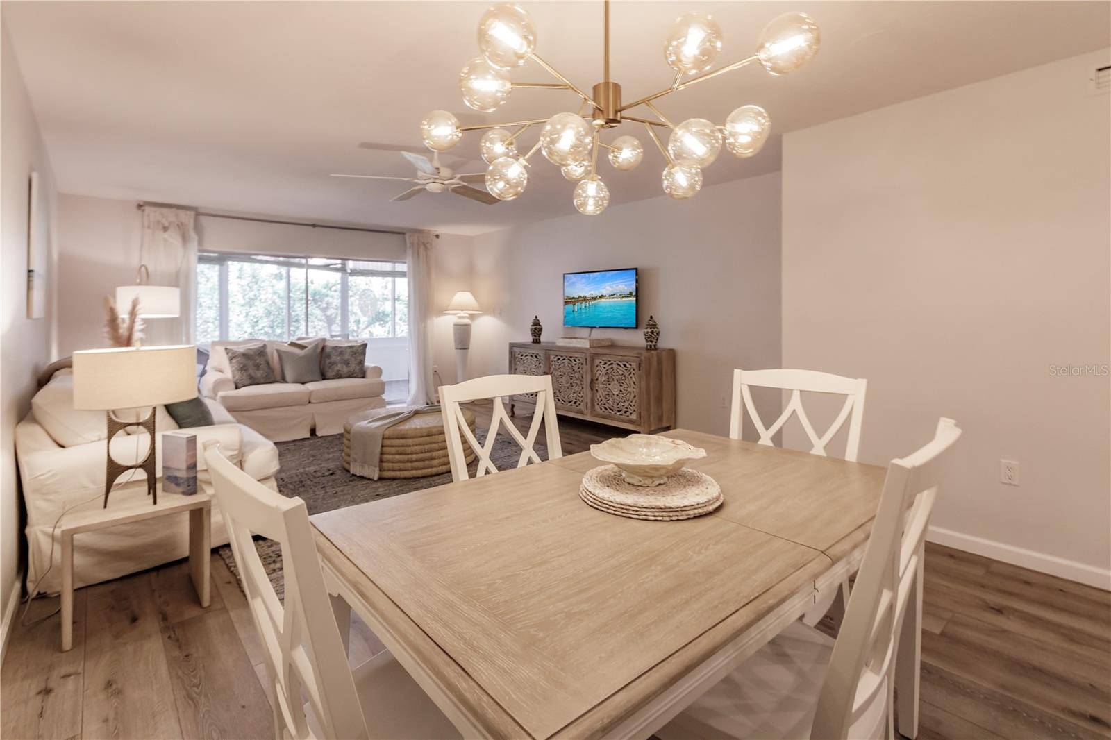 1200 E PEPPERTREE LN #303, Sarasota, FL 34242