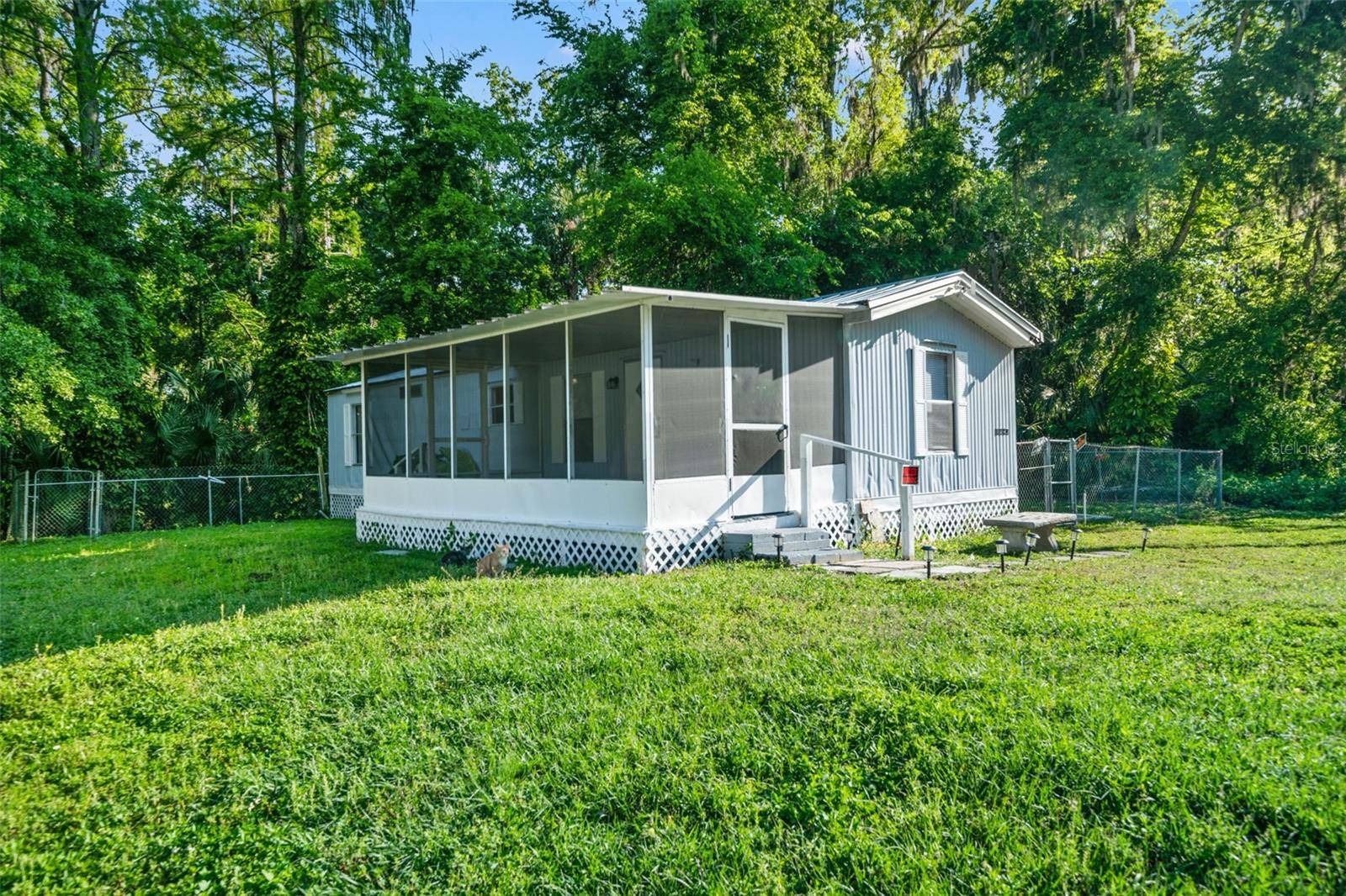 1940 CR 428, Lake Panasoffkee, FL 33538