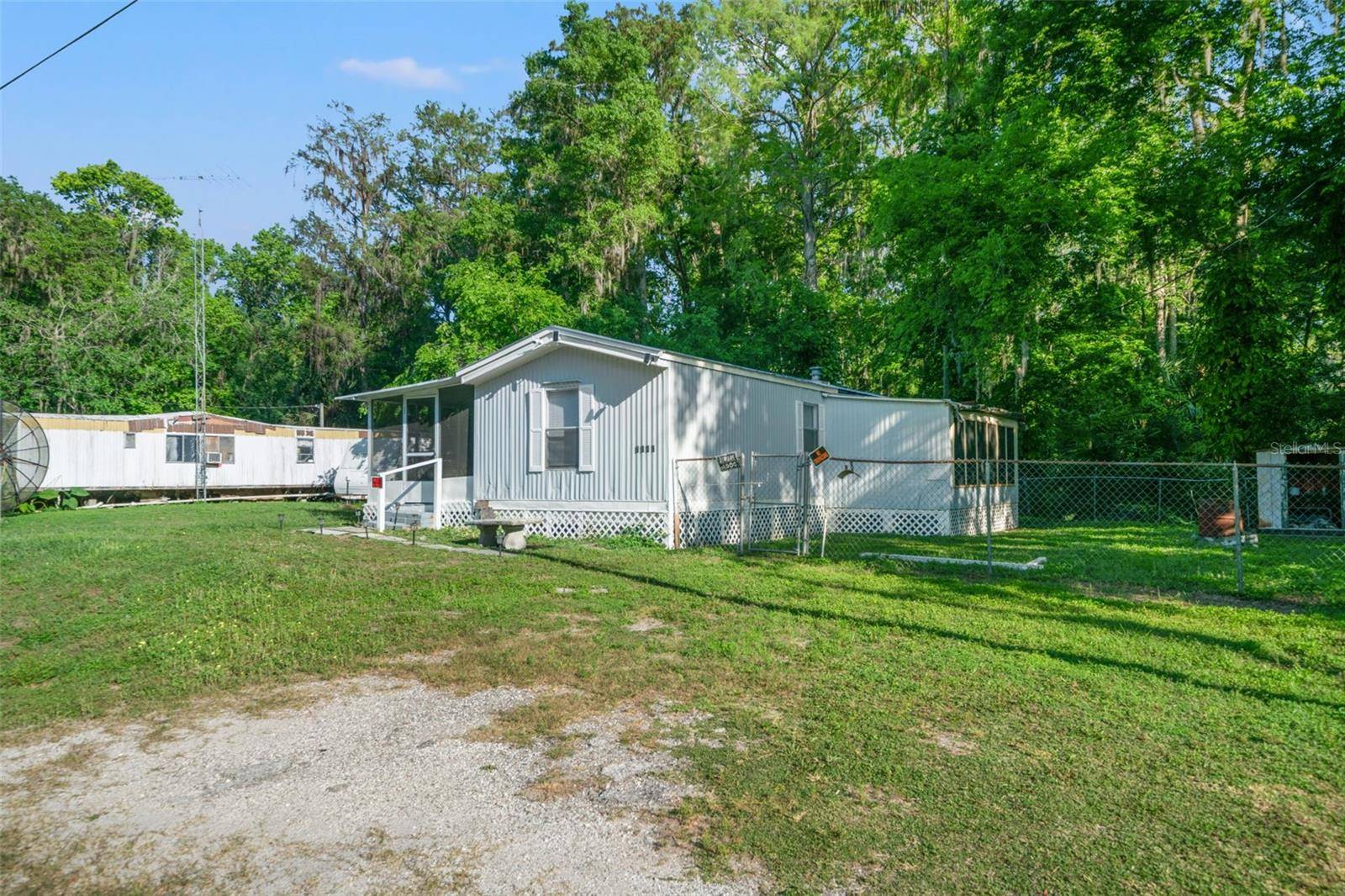 1940 CR 428, Lake Panasoffkee, FL 33538