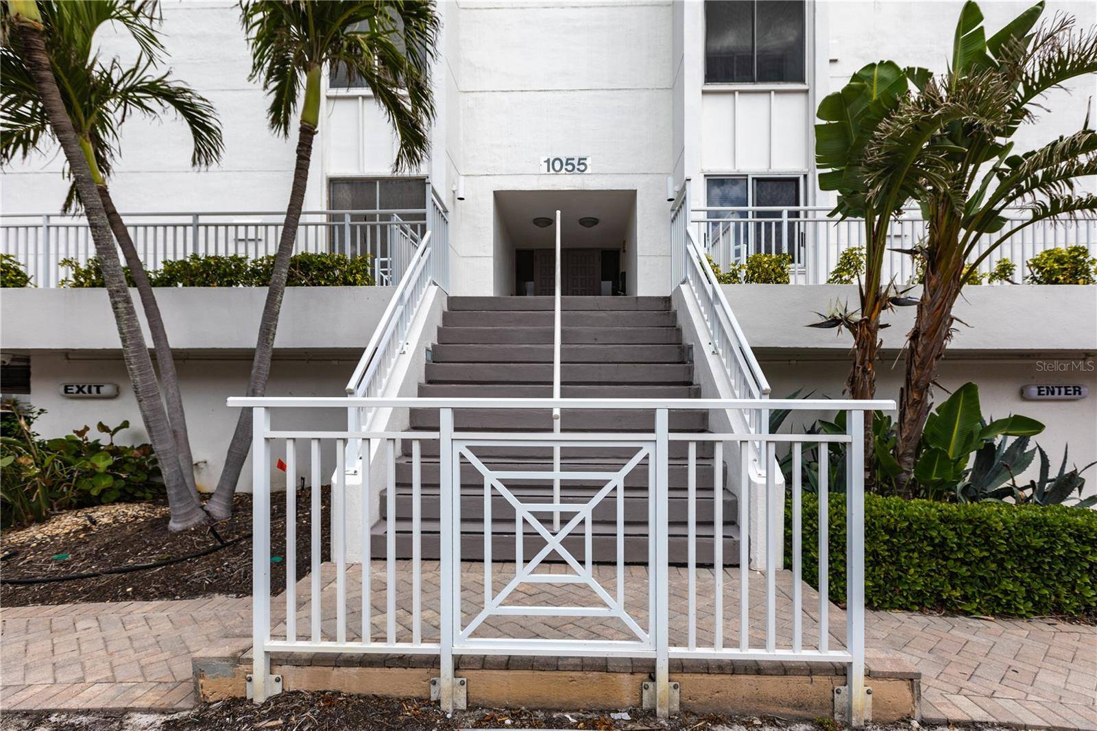 1055 W PEPPERTREE DR #703AA, Sarasota, FL 34242
