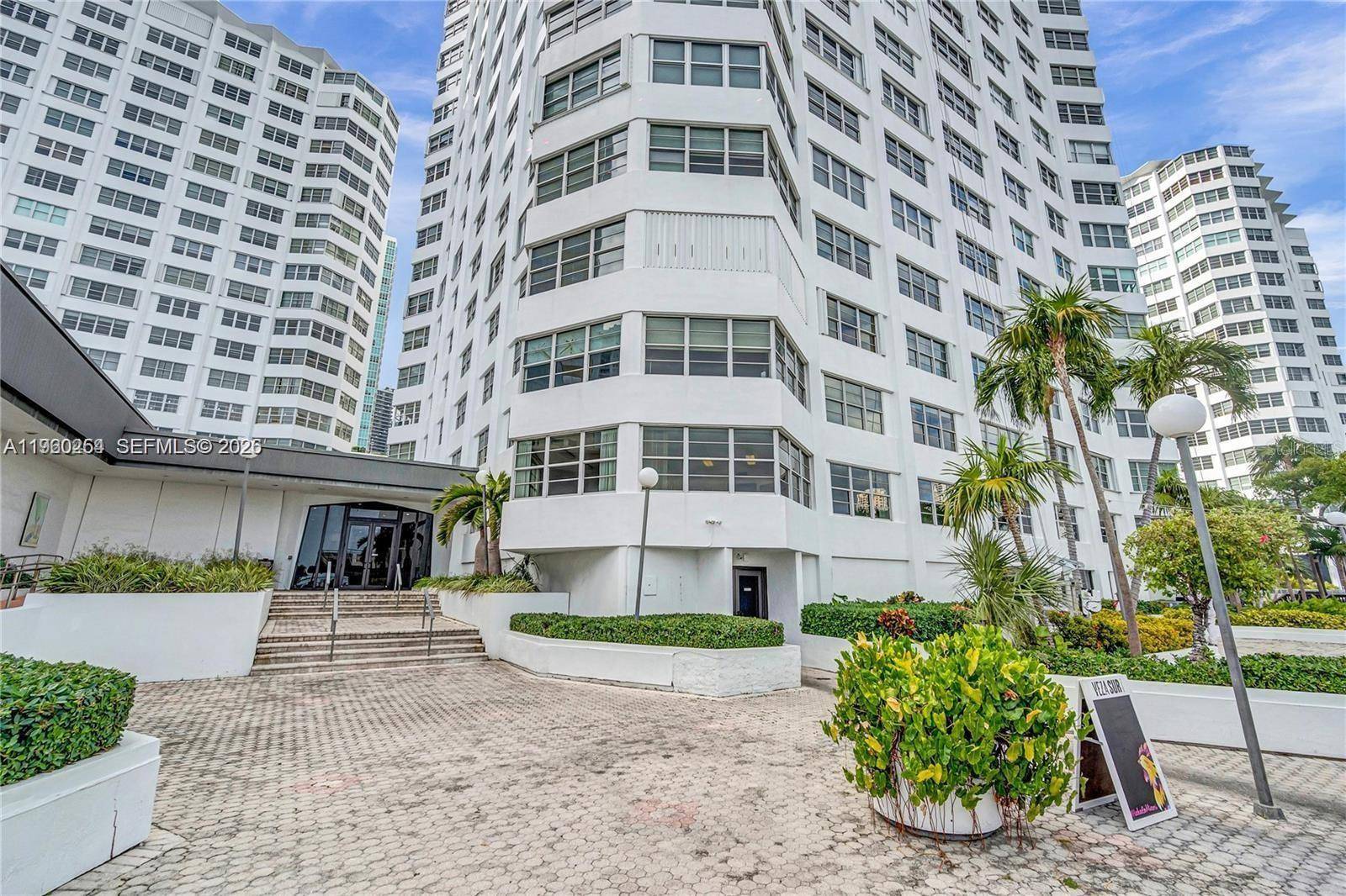 999 BRICKELL BAY DR #1202, Miami, FL 33131