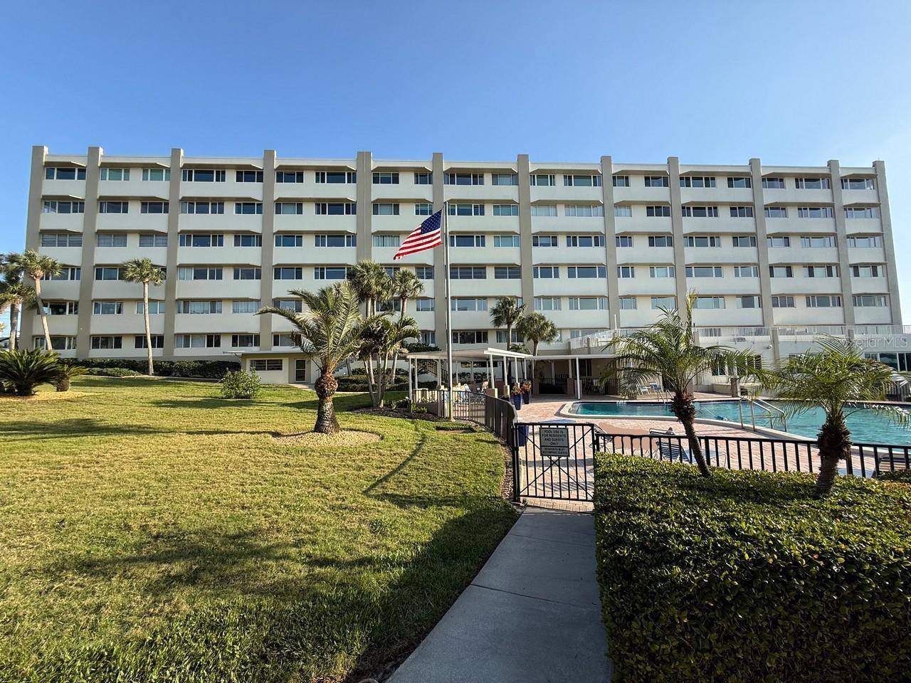 100 BLUFF VIEW DR #317A, Belleair Bluffs, FL 33770