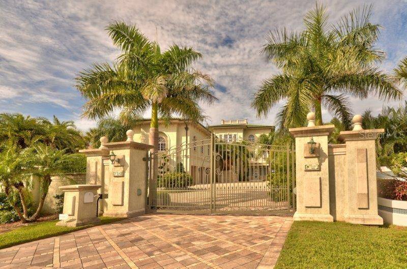 220 GULF BLVD #8, Belleair Beach, FL 33786