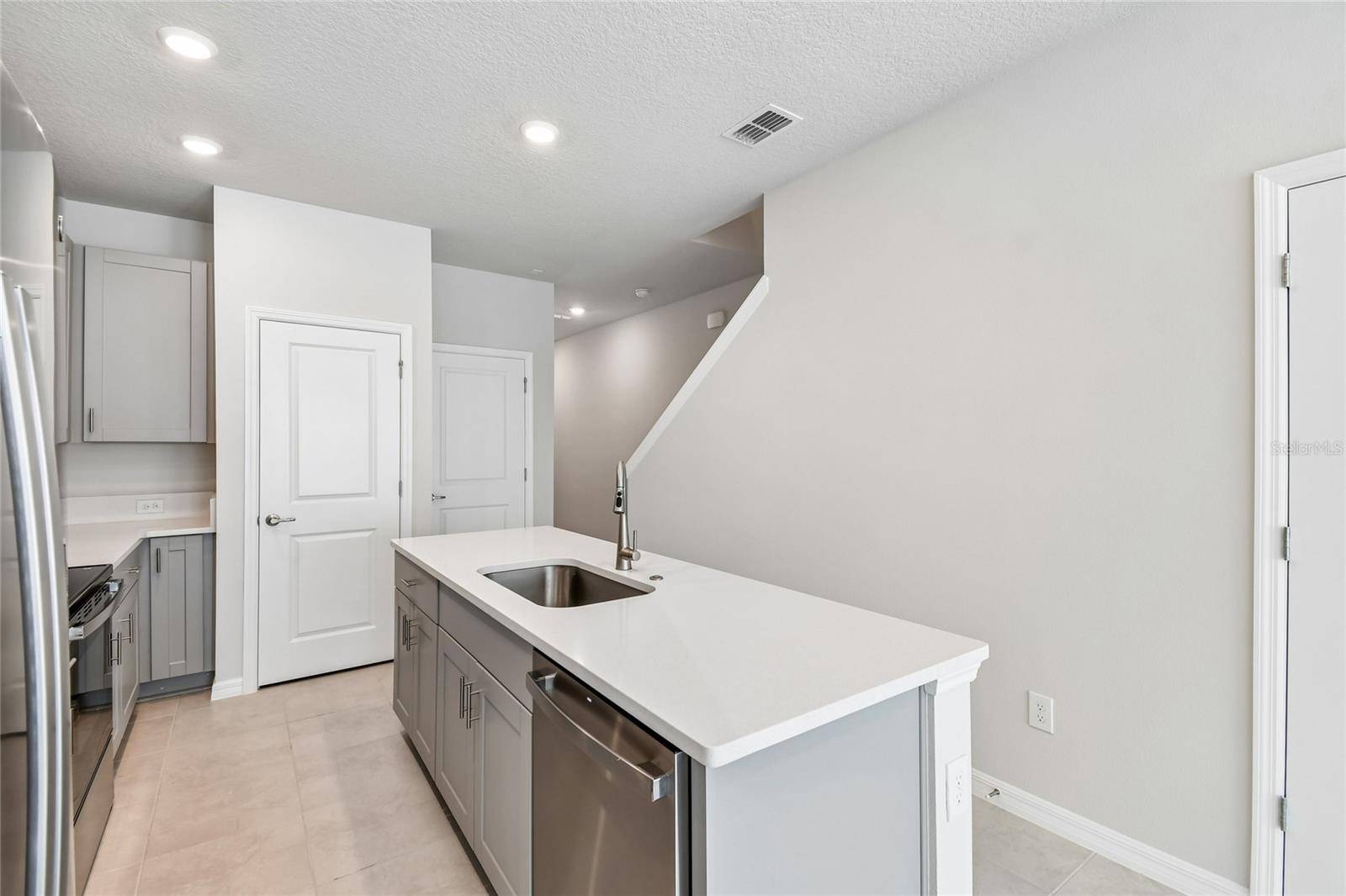 1124 WILD CREST LN, Daytona Beach, FL 32117