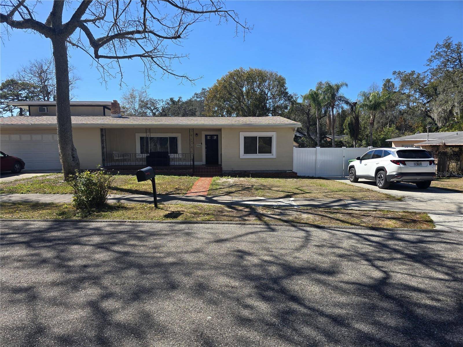 9306 FOREST HILLS DR, Tampa, FL 33612