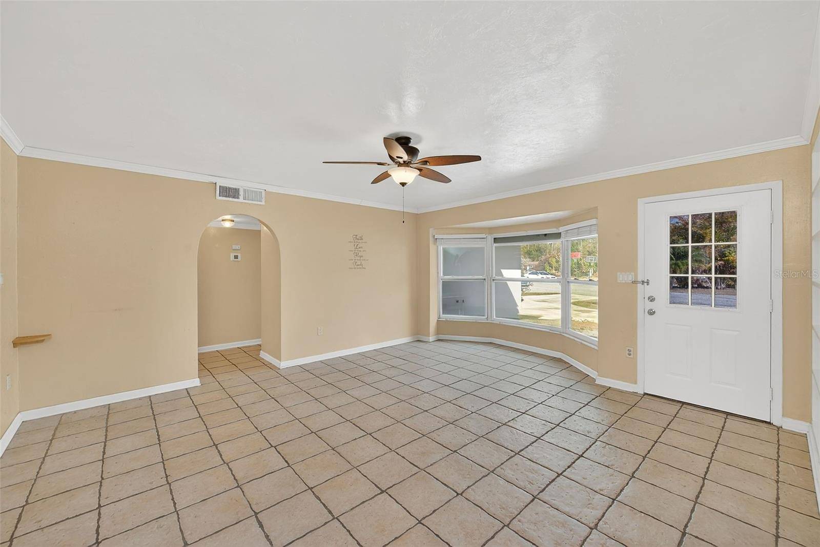 3946 OMEGA CIR, Sarasota, FL 34235