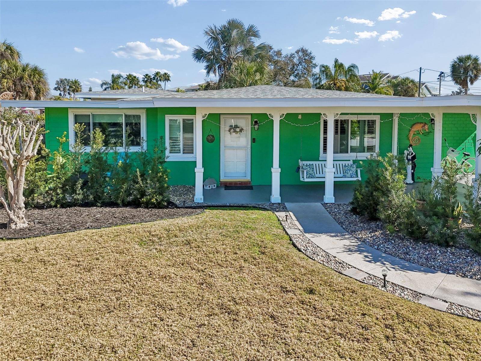 2427 BAYWOOD DR W, Dunedin, FL 34698