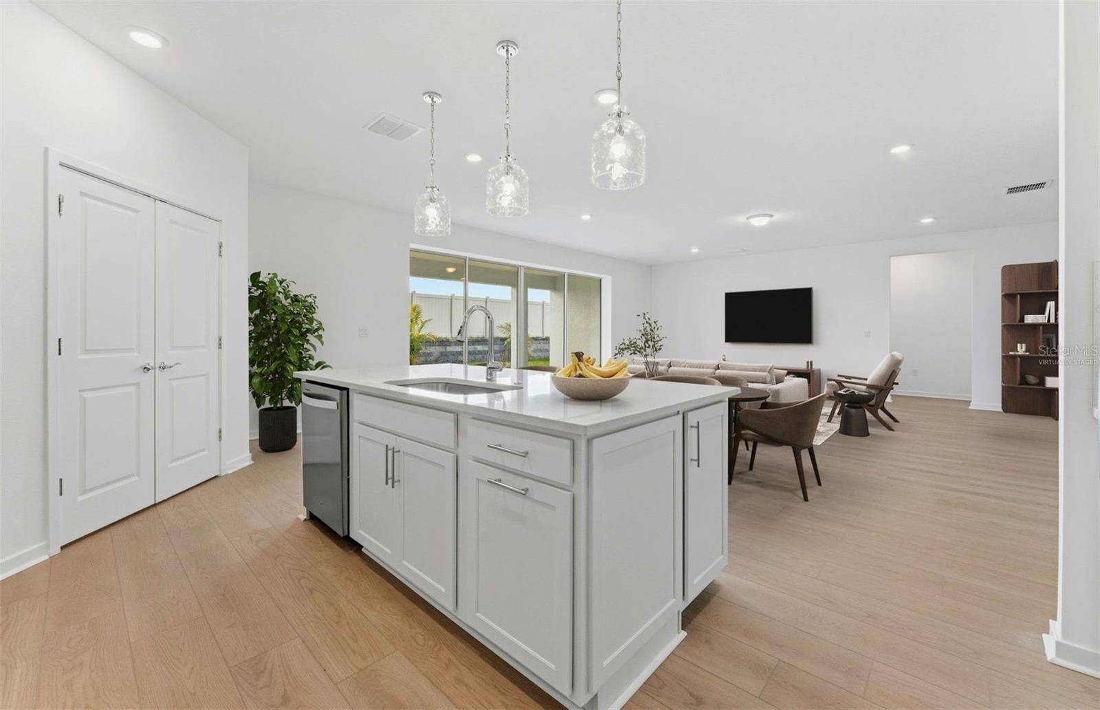9738 AUTUMN RIDGE AVE, Riverview, FL 33578