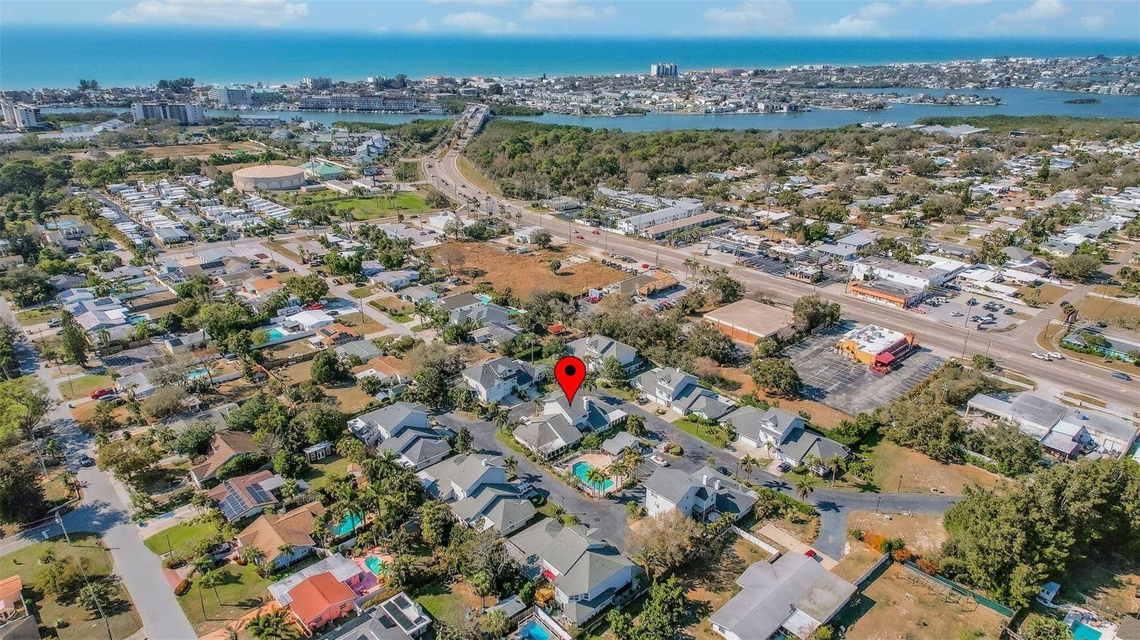 11722 CURRIE LN #F2, Largo, FL 33774
