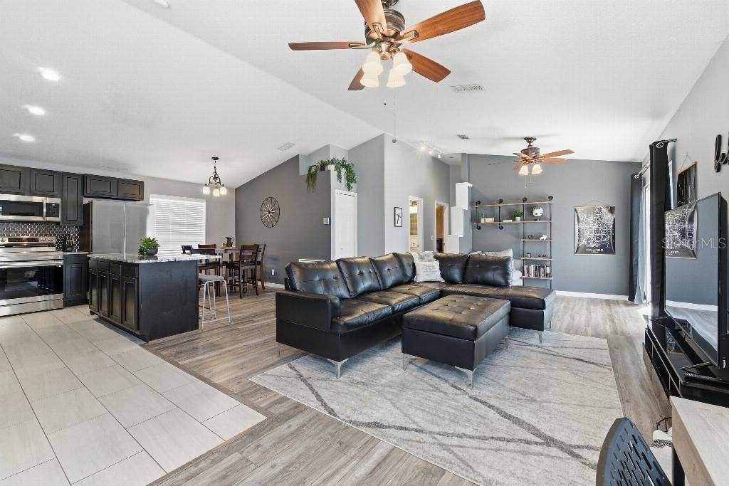25130 ENSLEY RD, Sorrento, FL 32776
