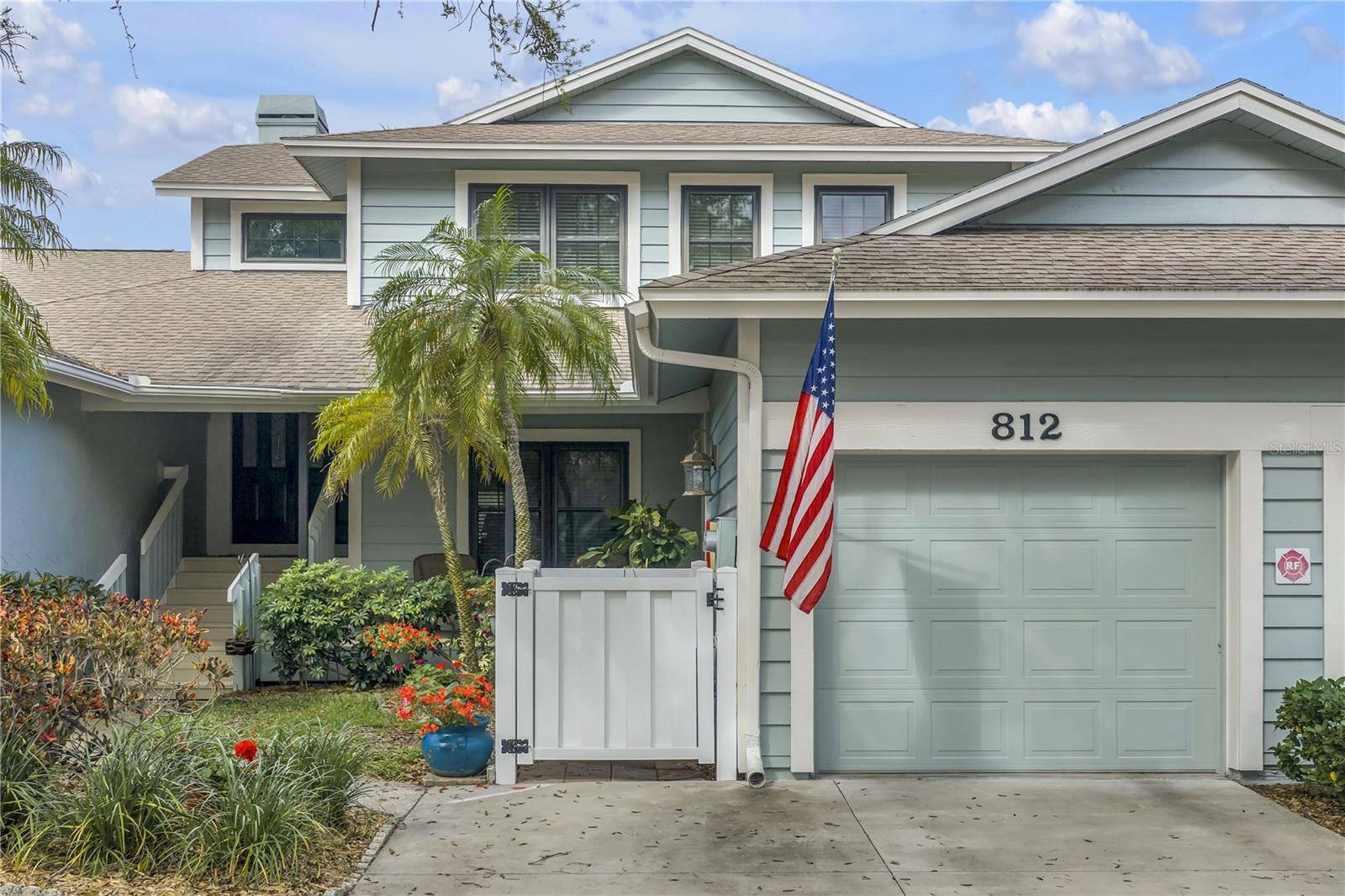 812 AMELIA CT NE, St Petersburg, FL 33702