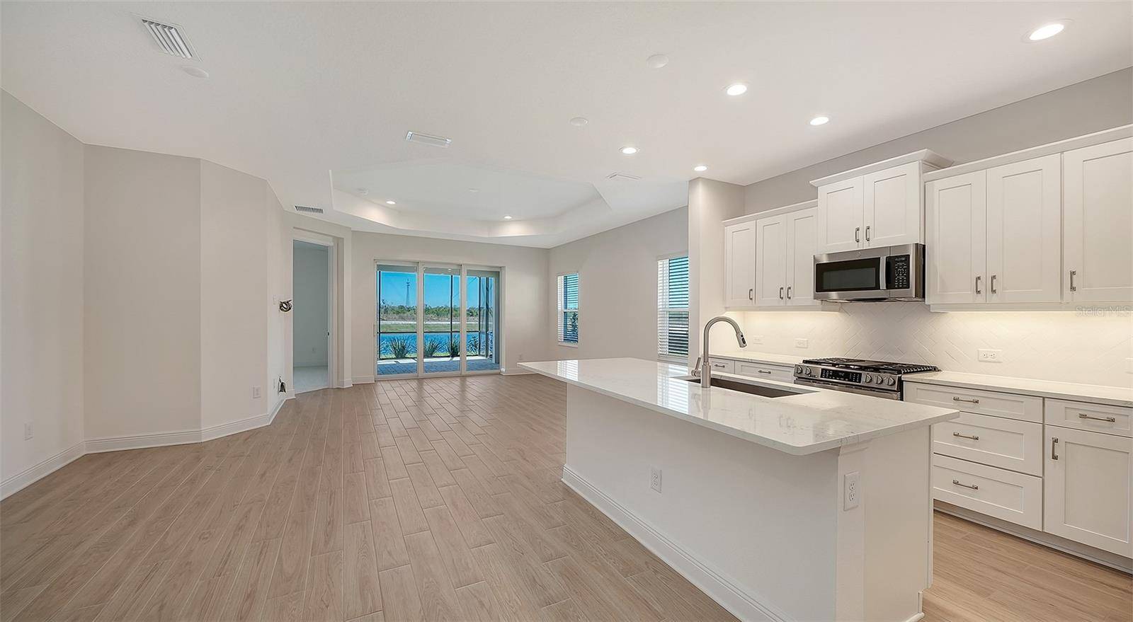2114 SYLVESTER PALM LN, Bradenton, FL 34212