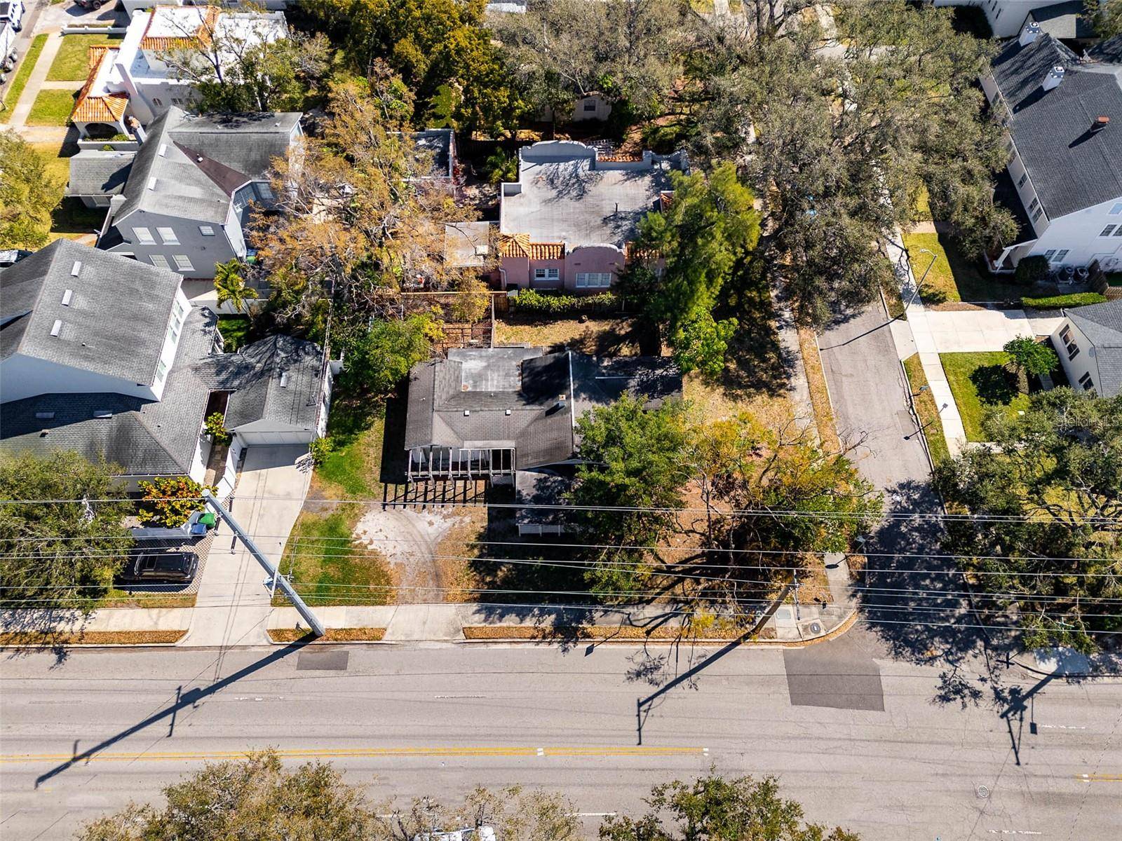 2627 W WATROUS AVE, Tampa, FL 33629