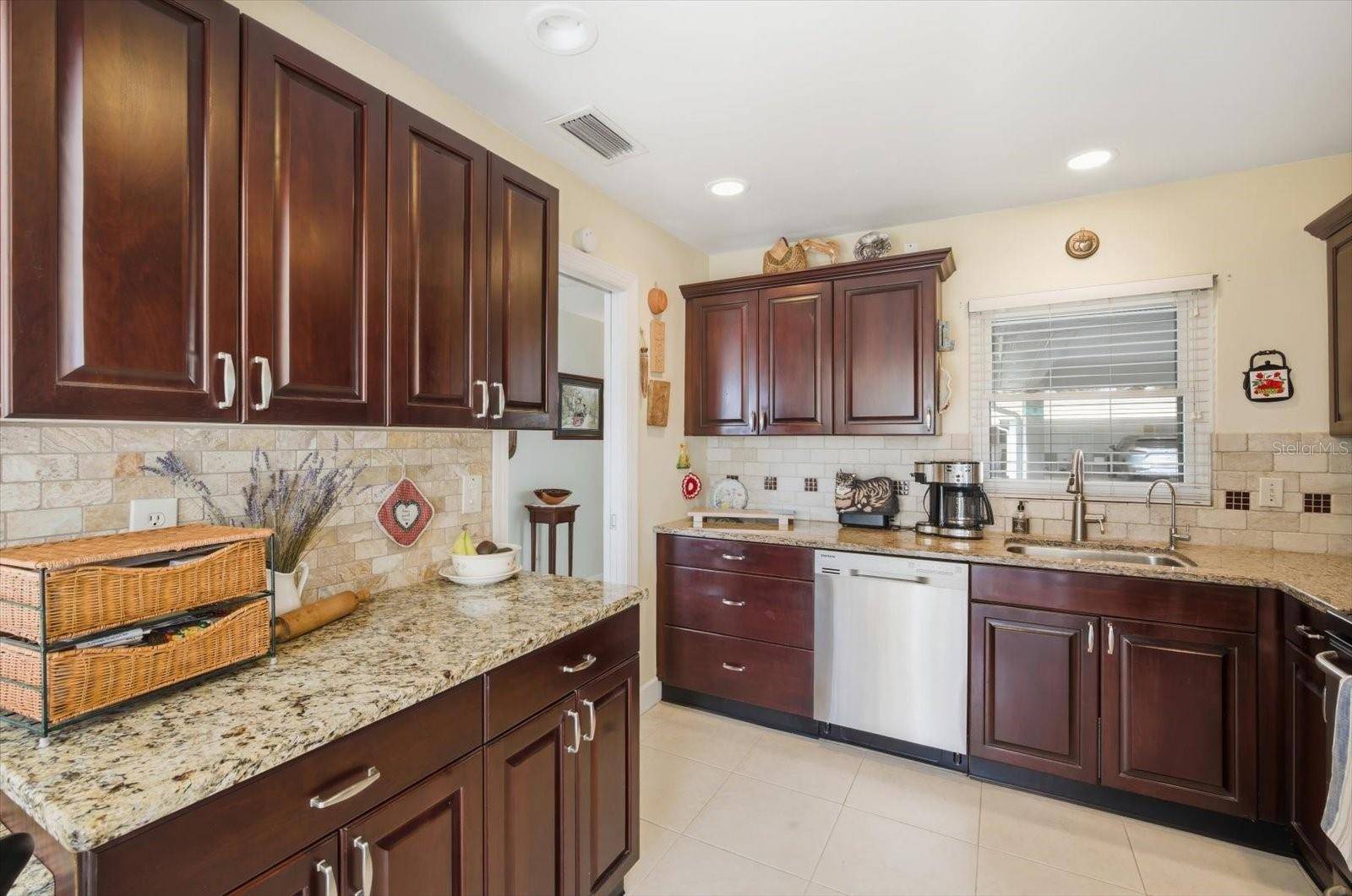 2320 AQUABLUFF PL #V274, Sarasota, FL 34231