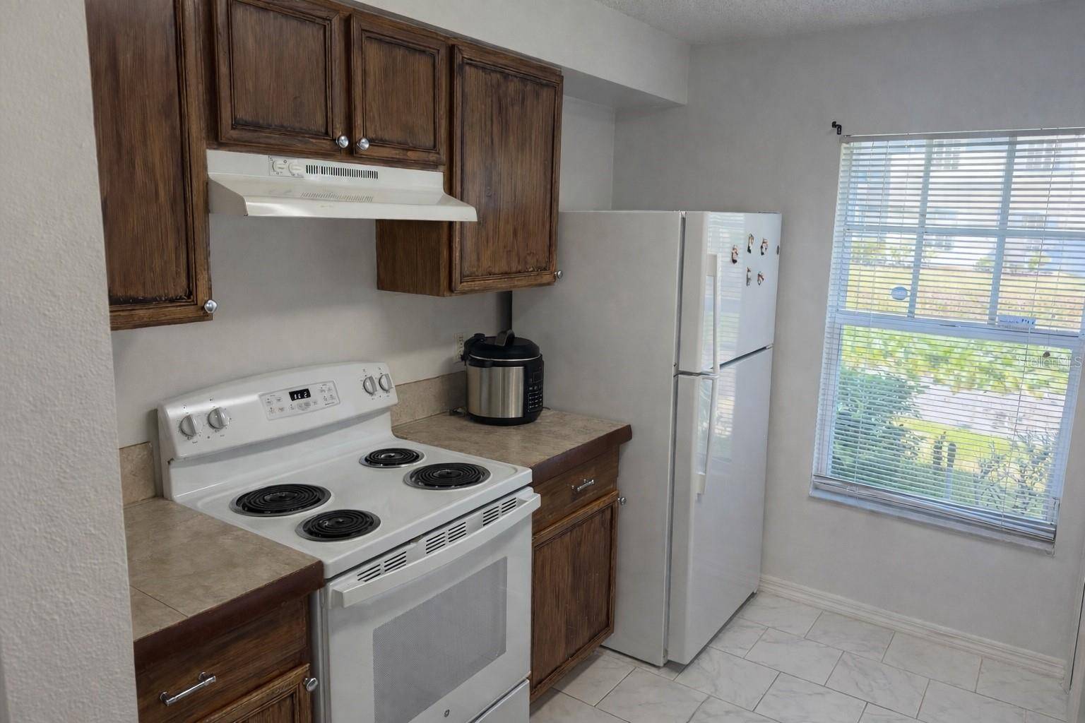 7135 WATERSIDE DR, Tampa, FL 33617