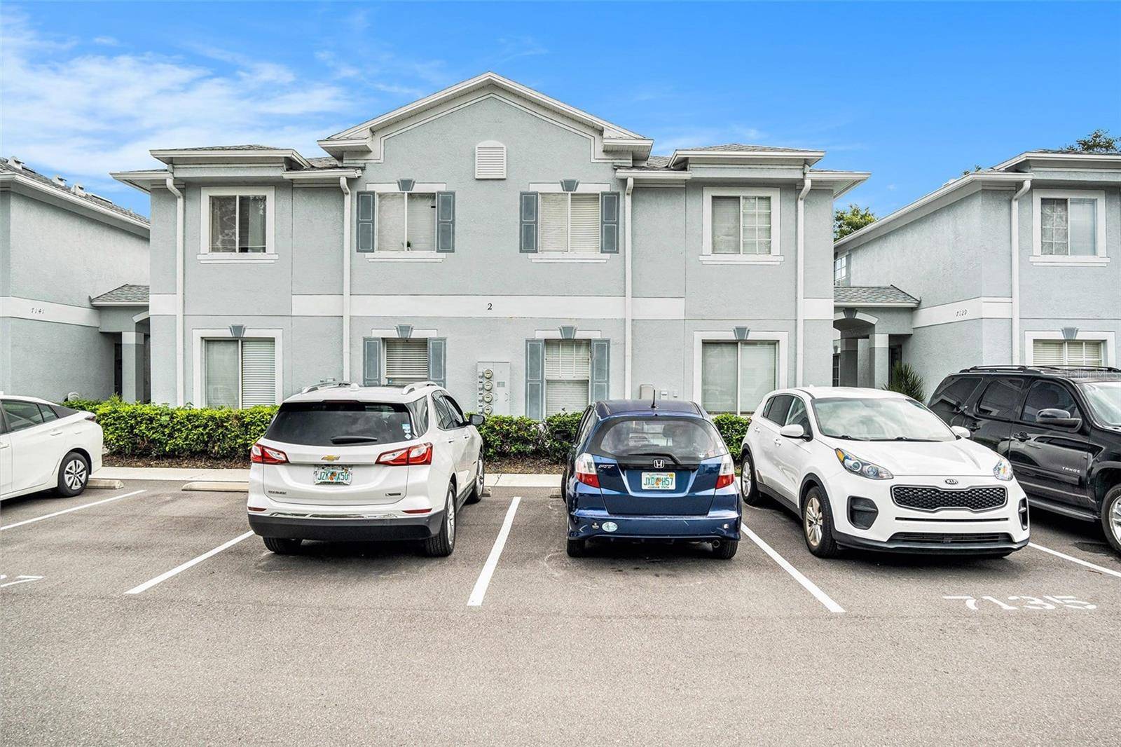 7135 WATERSIDE DR, Tampa, FL 33617