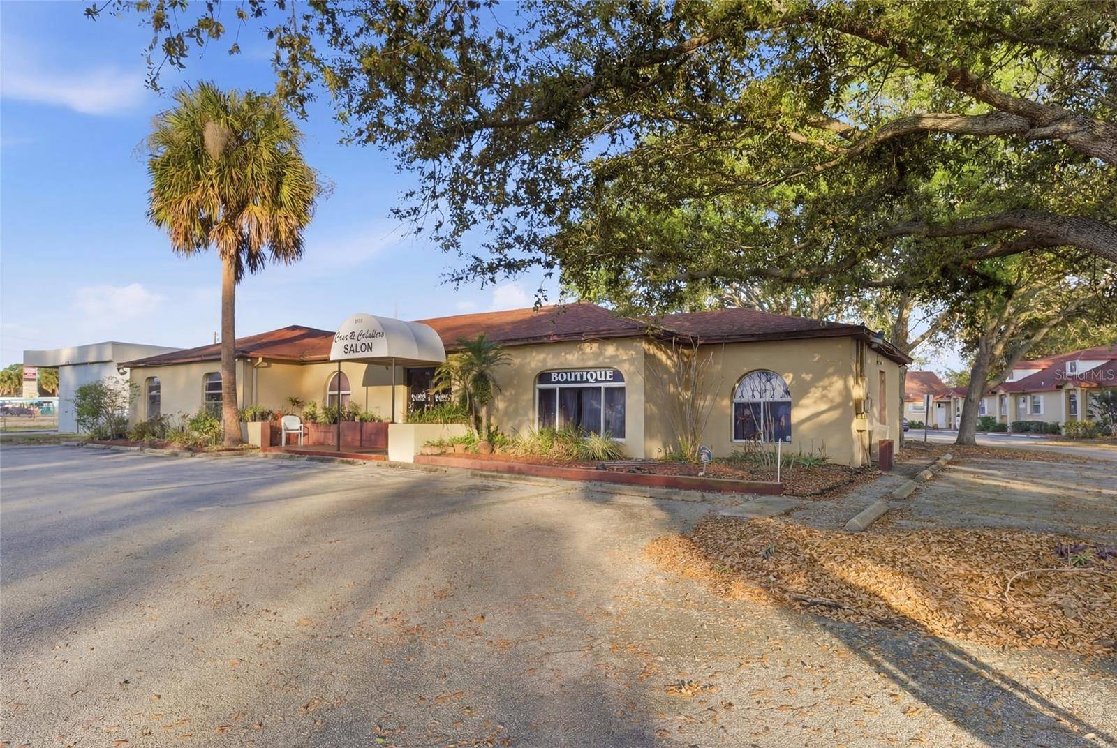 9729 N ARMENIA AVE, Tampa, FL 33612