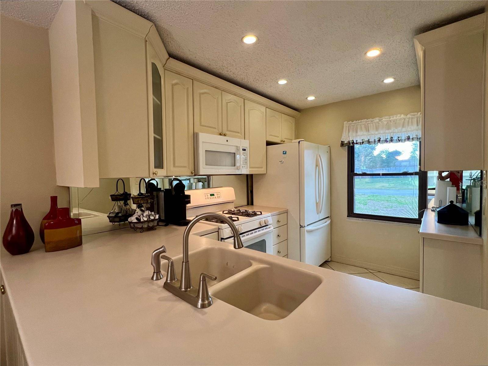 1395 MISSION DR W #28C, Clearwater, FL 33759