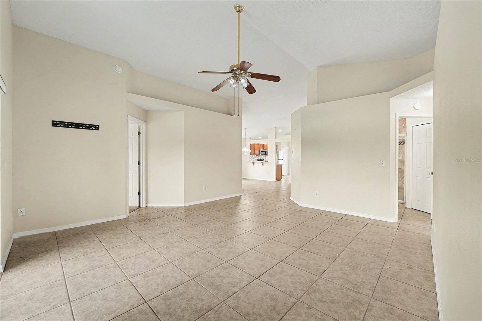 162 CANARY ISLAND CIR, Davenport, FL 33837