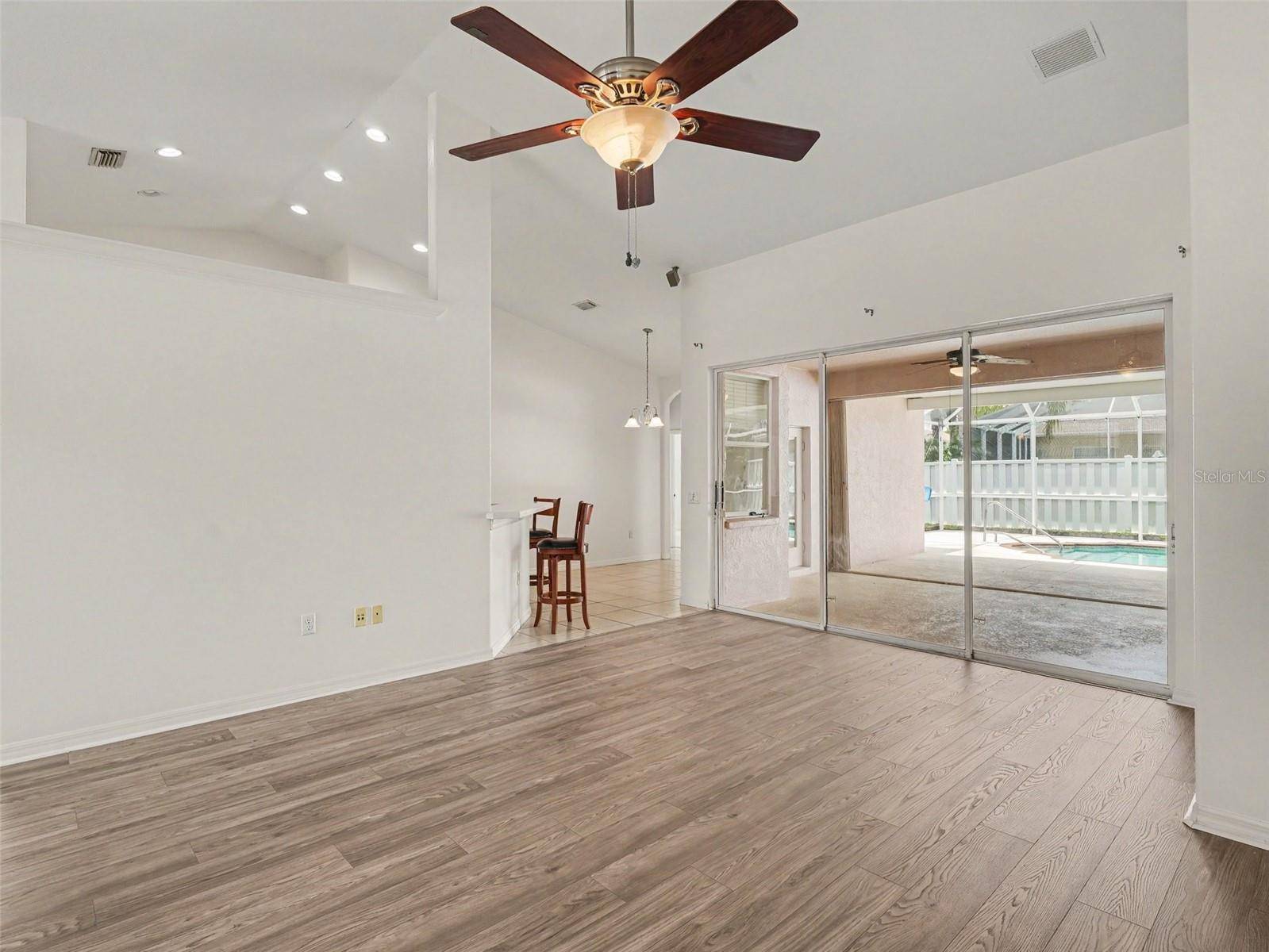 535 PLANTERS MANOR WAY, Bradenton, FL 34212