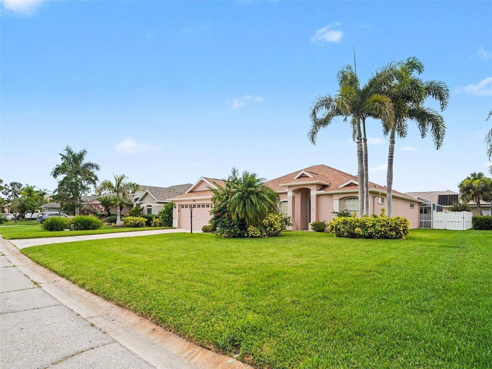 535 PLANTERS MANOR WAY, Bradenton, FL 34212
