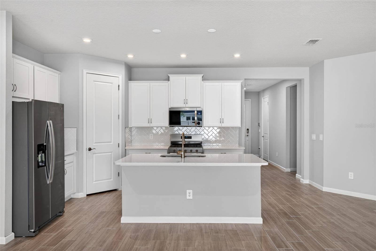 9243 AURELIA AVE, Parrish, FL 34219