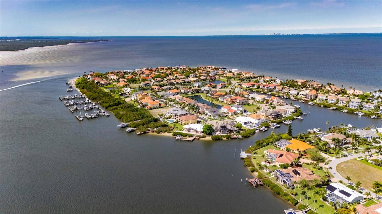 6107 MARBELLA BLVD, Apollo Beach, FL 33572