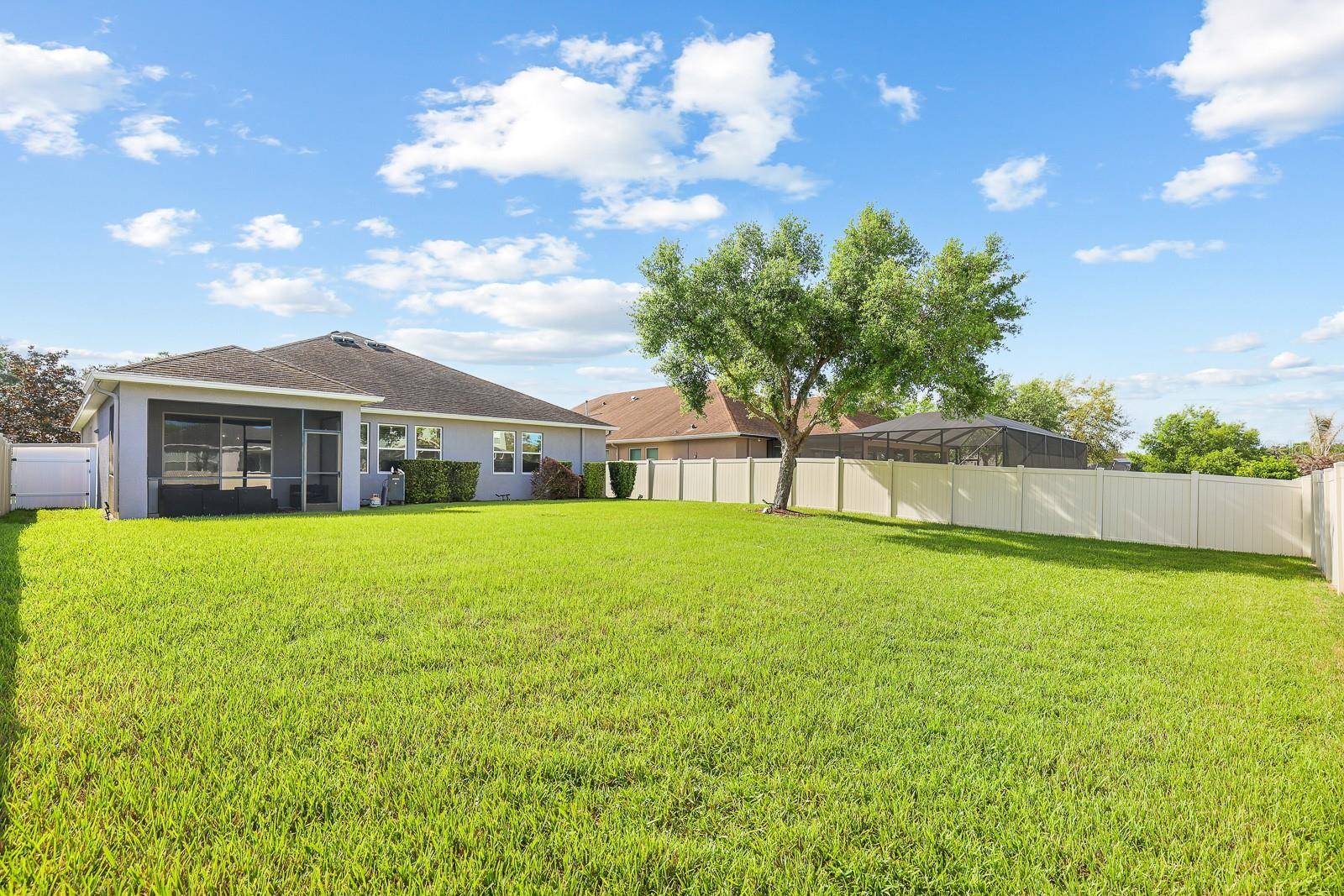 11204 COVENTRY GROVE CIR, Lithia, FL 33547