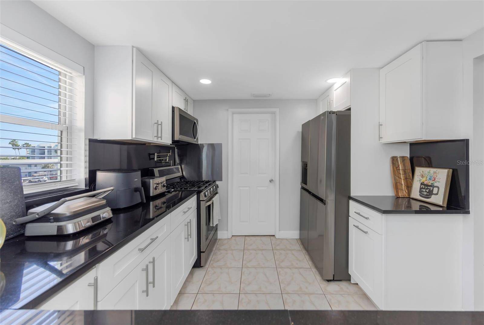 1819 SHORE DR S #318, South Pasadena, FL 33707