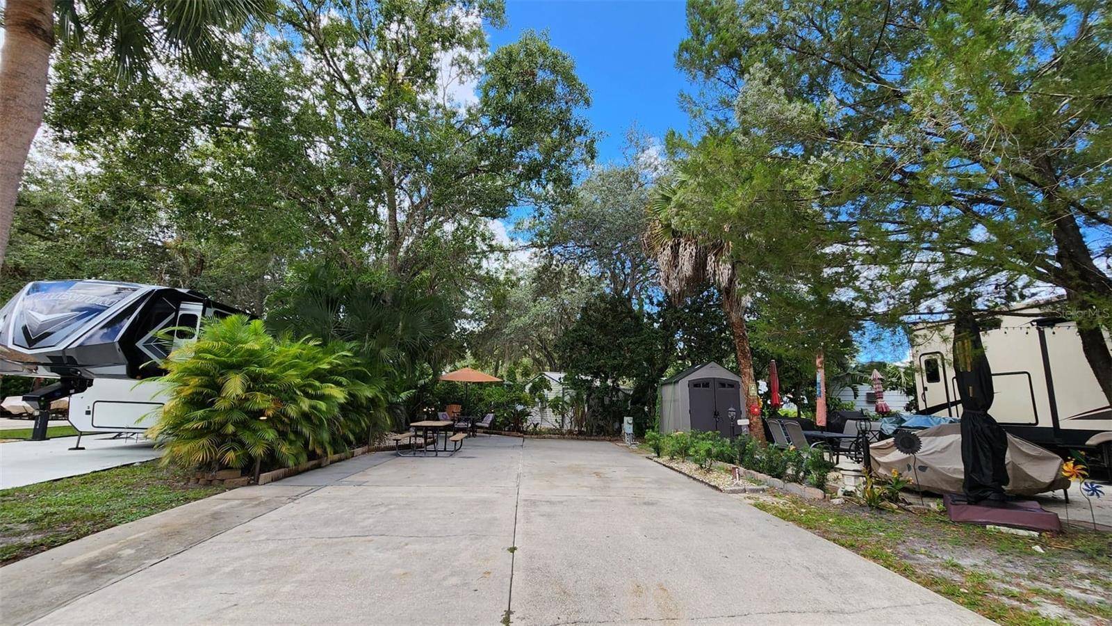 153 HORSESHOE BND, River Ranch, FL 33867