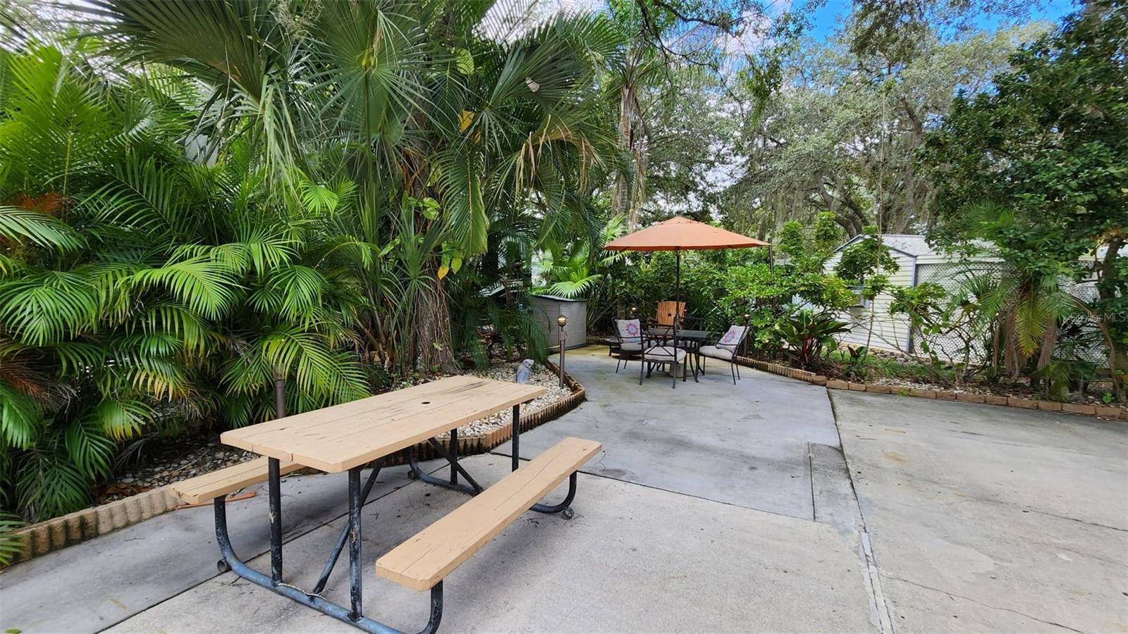 153 HORSESHOE BND, River Ranch, FL 33867