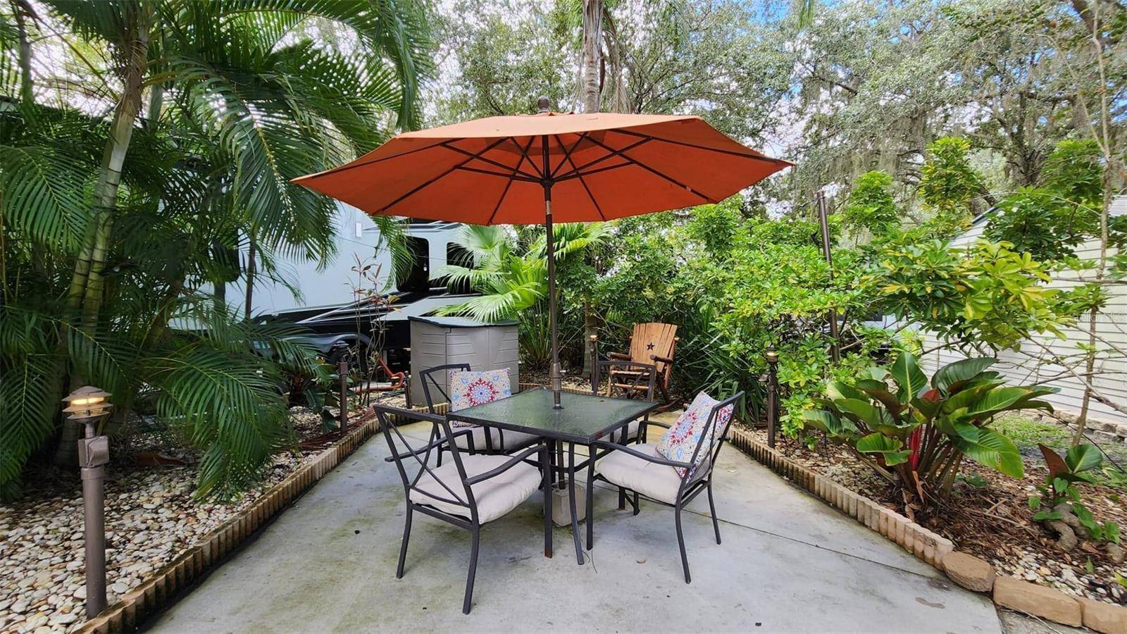 153 HORSESHOE BND, River Ranch, FL 33867