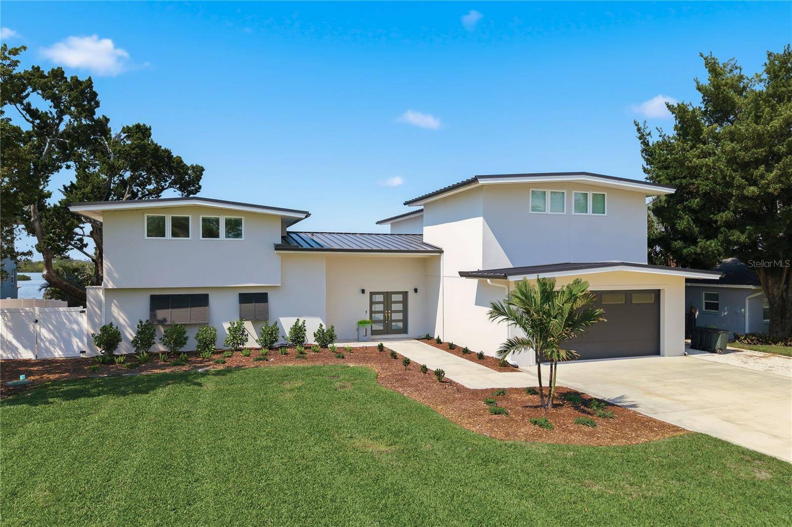 915 BAYSHORE DR, Tarpon Springs, FL 34689