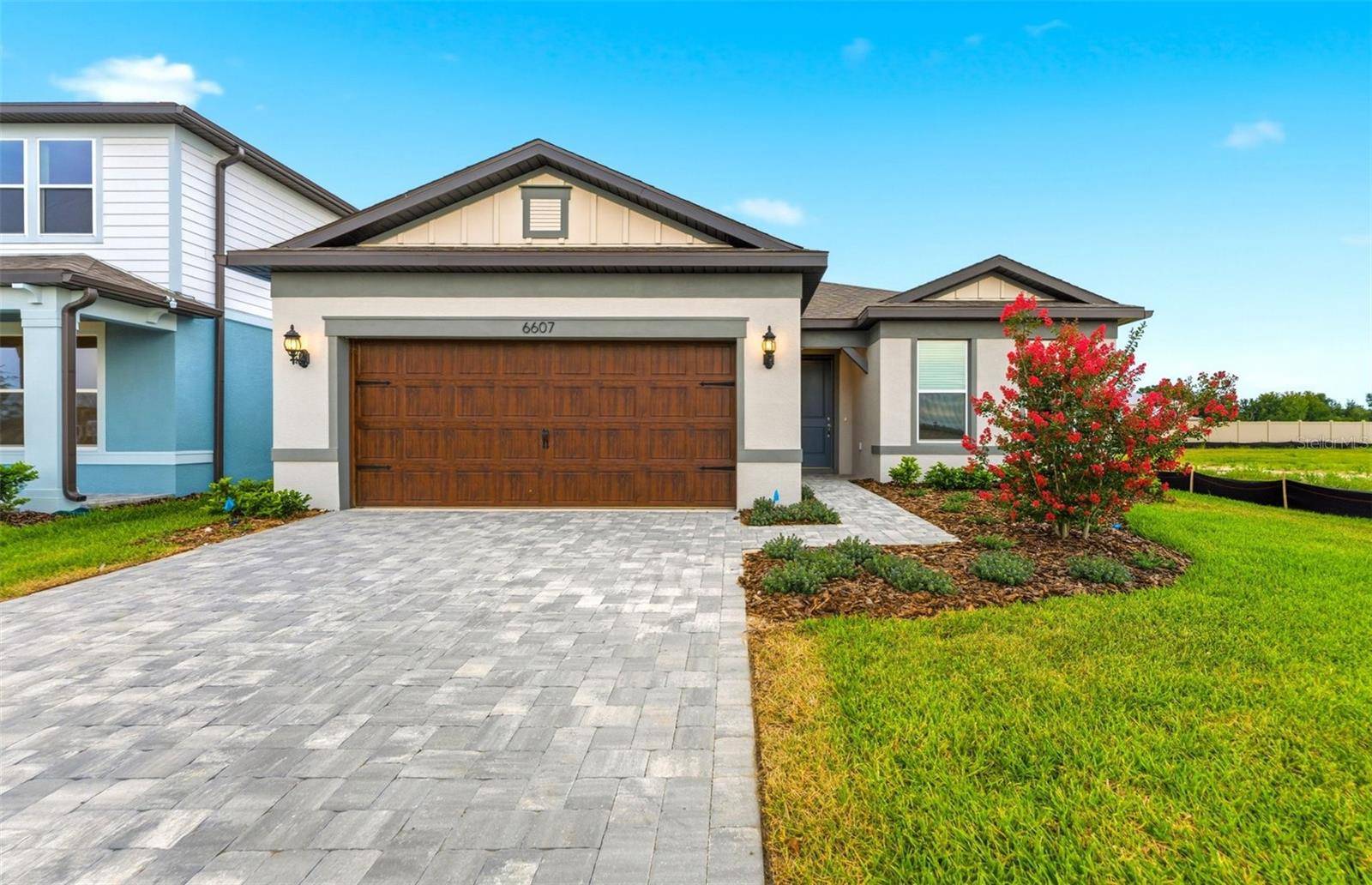 6607 ASBURY BARNES LN, Wesley Chapel, FL 33545
