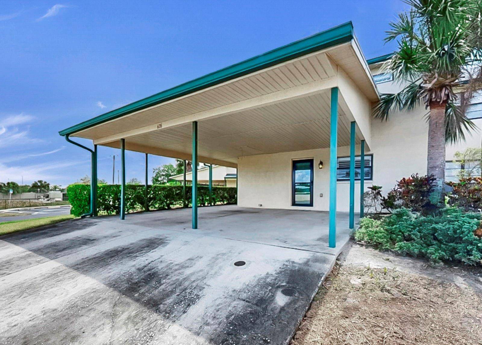 626 YARDARM DR #13, Apollo Beach, FL 33572