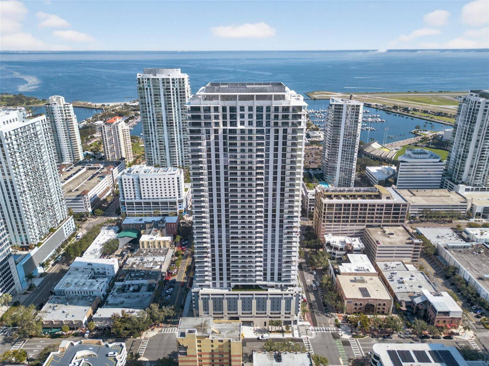 275 1ST AVE S #4202, St Petersburg, FL 33701