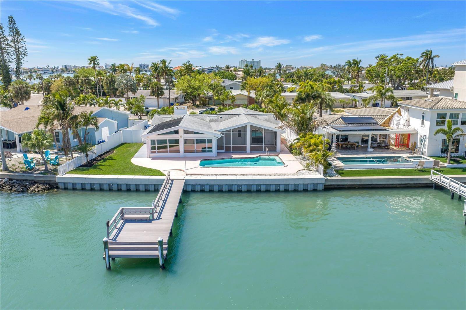 6984 S SHORE DR S, St Petersburg, FL 33707