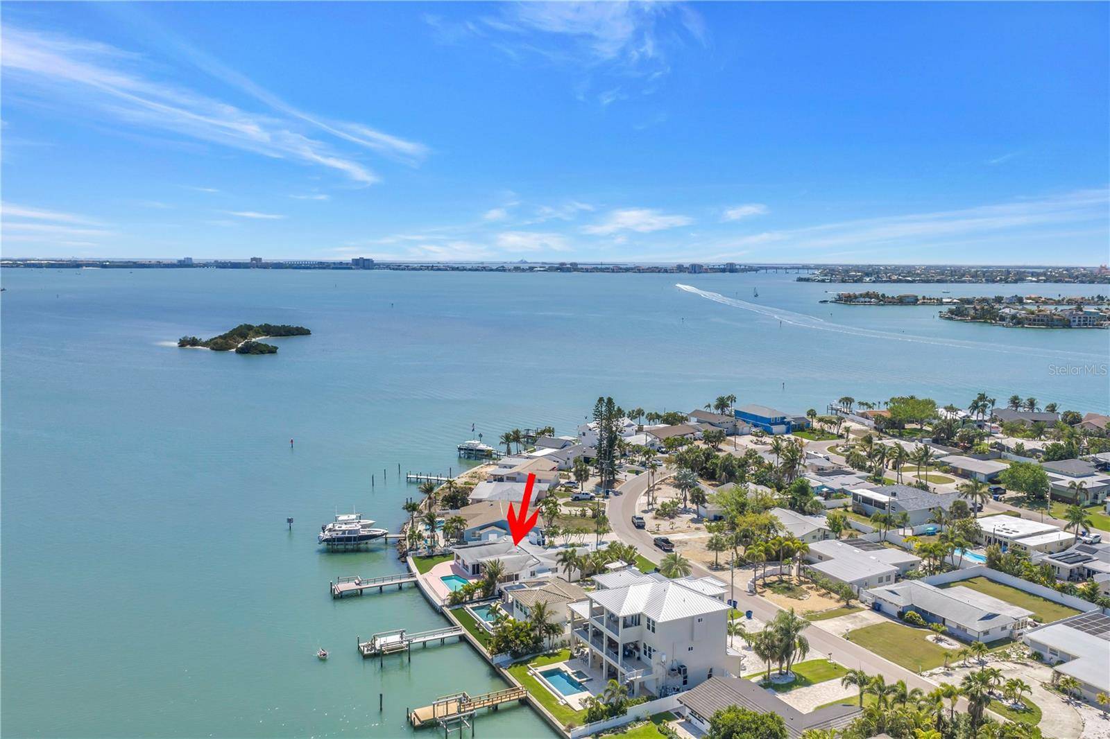 6984 S SHORE DR S, St Petersburg, FL 33707