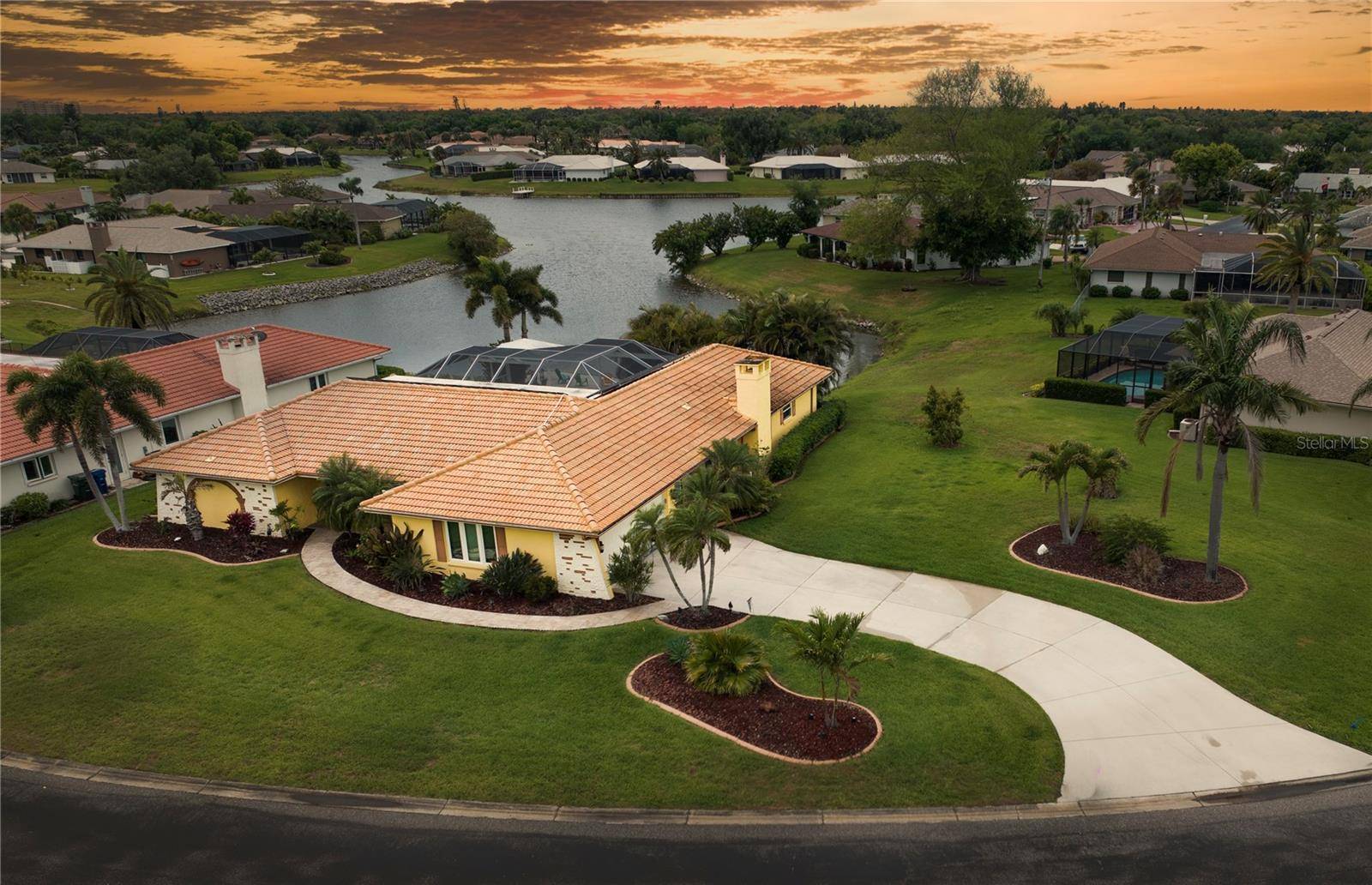 1800 LIESL DR E, Venice, FL 34293