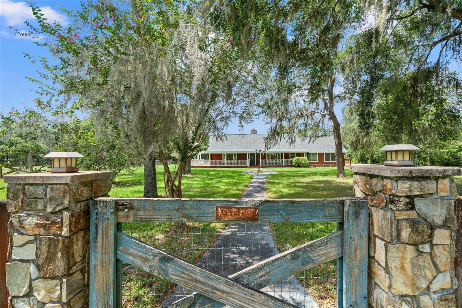 18441 OAKLAWN DR, Spring Hill, FL 34610