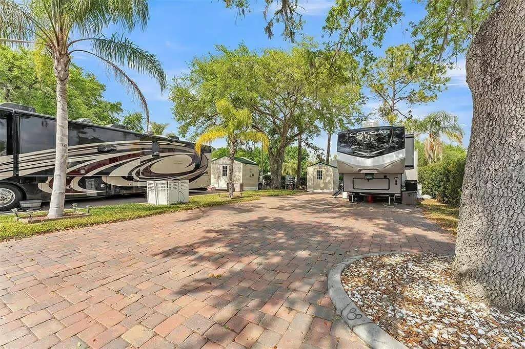 16329 CHERRY TREE CT, Clermont, FL 34714