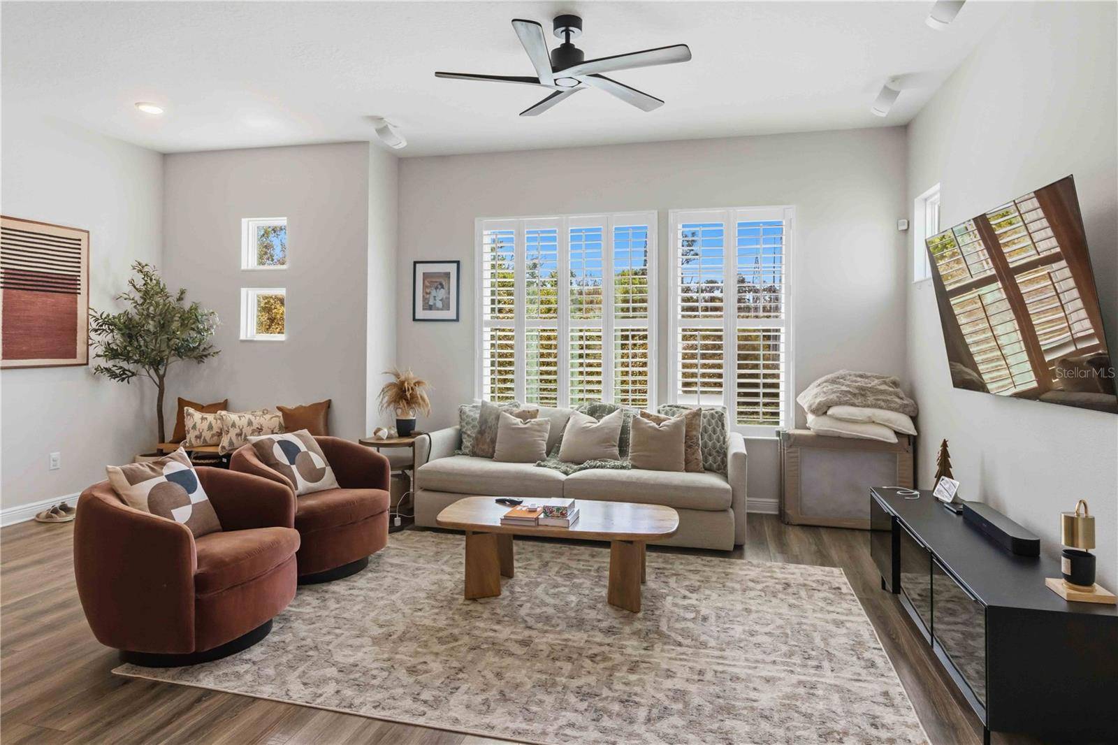 9545 W PARK VILLAGE DR, Tampa, FL 33626