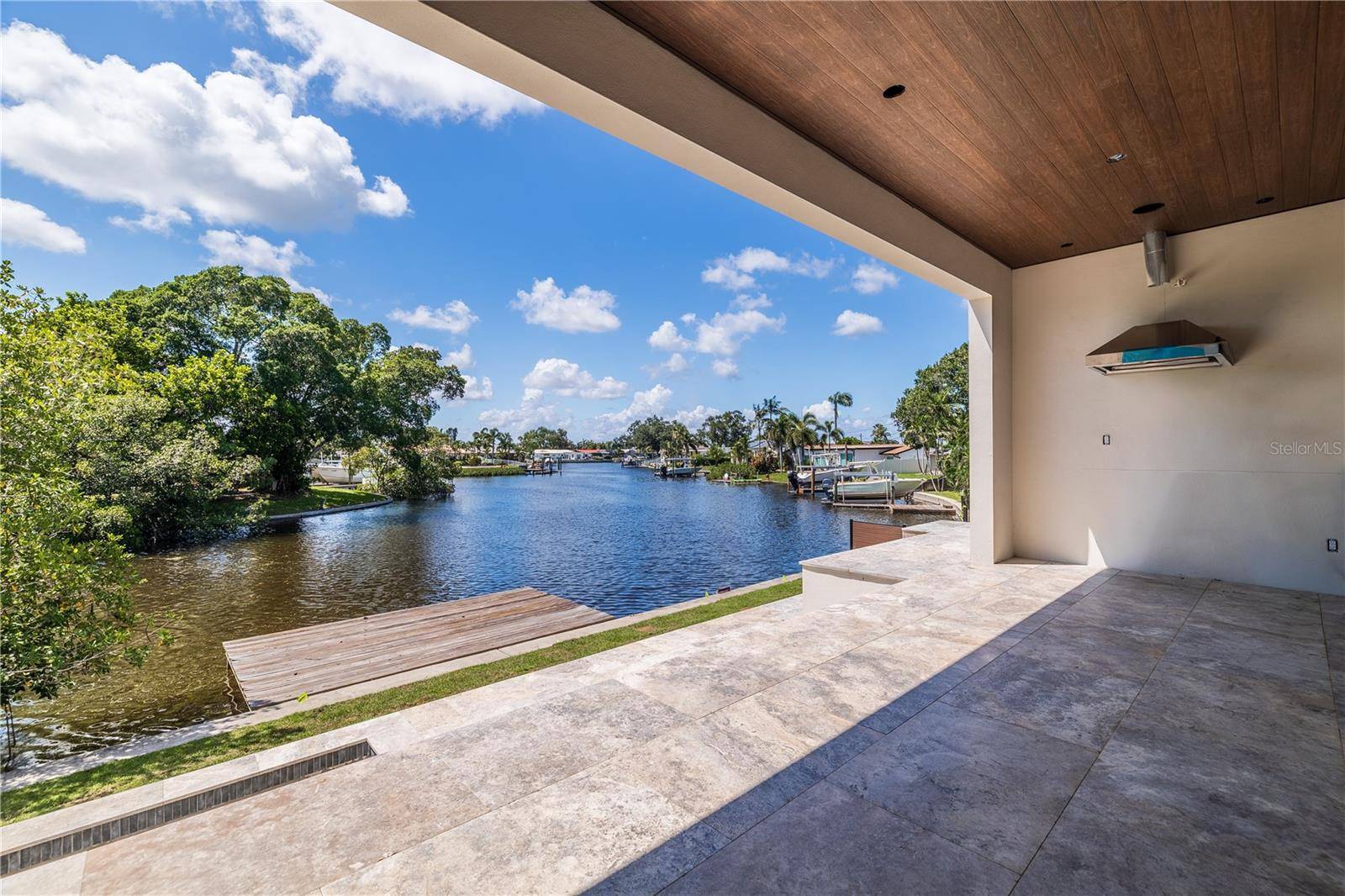 4692 DOVER ST NE, St Petersburg, FL 33703