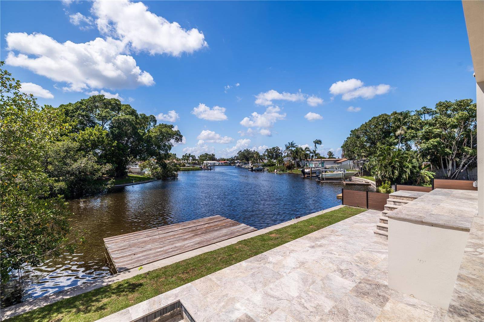 4692 DOVER ST NE, St Petersburg, FL 33703
