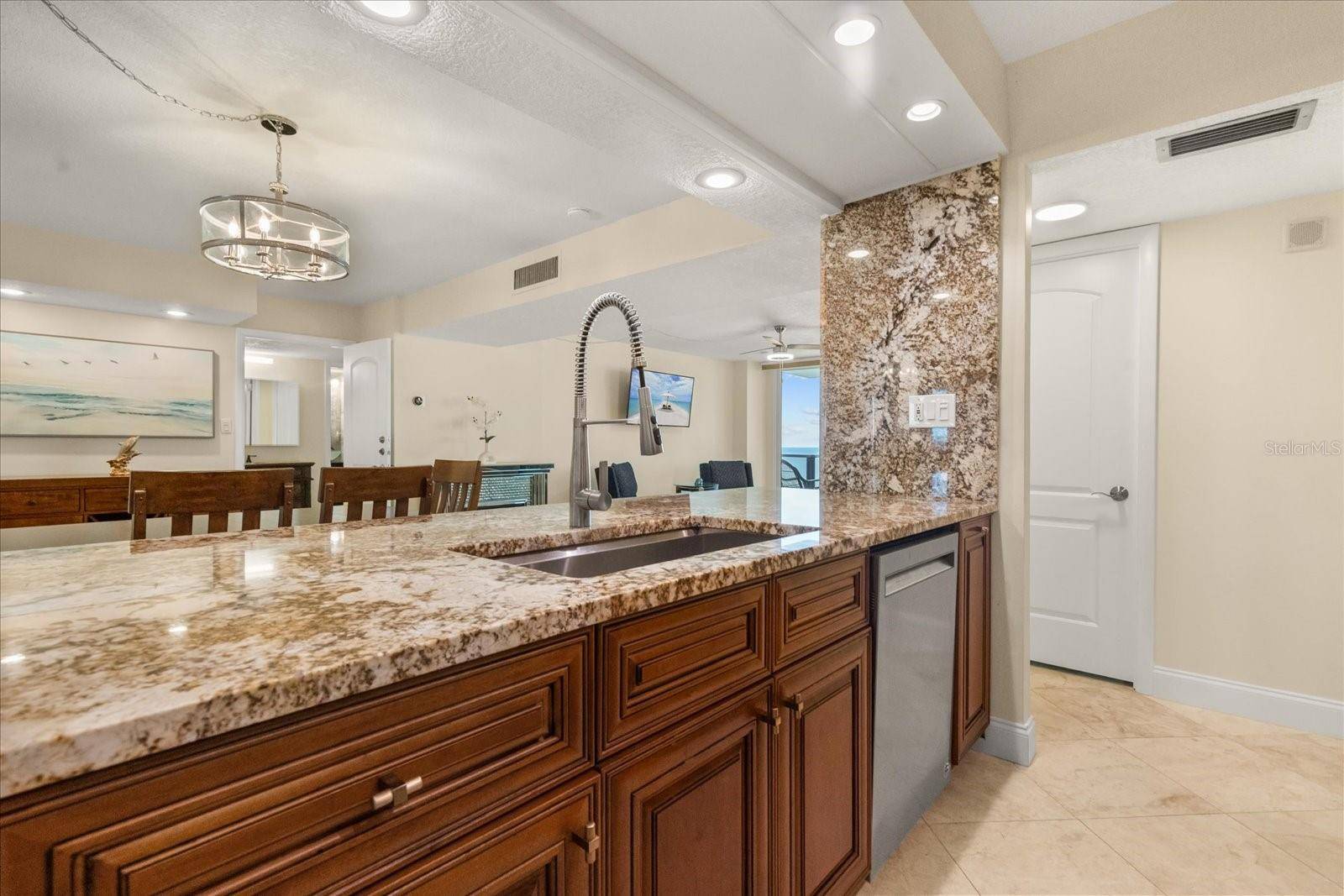 450 S GULFVIEW BLVD #802, Clearwater Beach, FL 33767