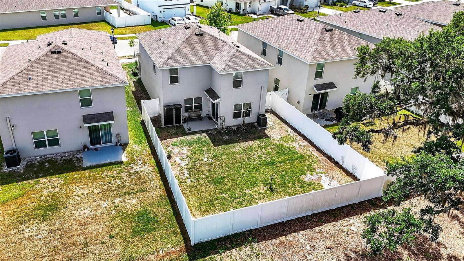 13765 WHISKEY DAISY DR, Dade City, FL 33525