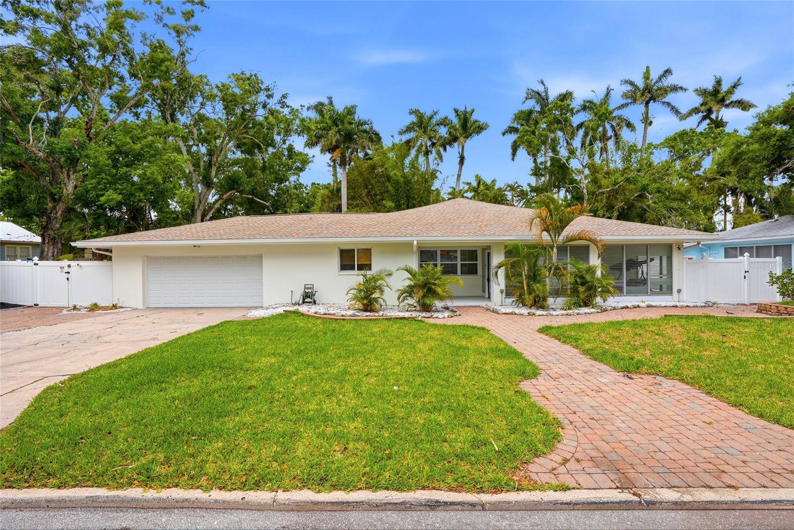 2004 VIRGINIA DR, Bradenton, FL 34205