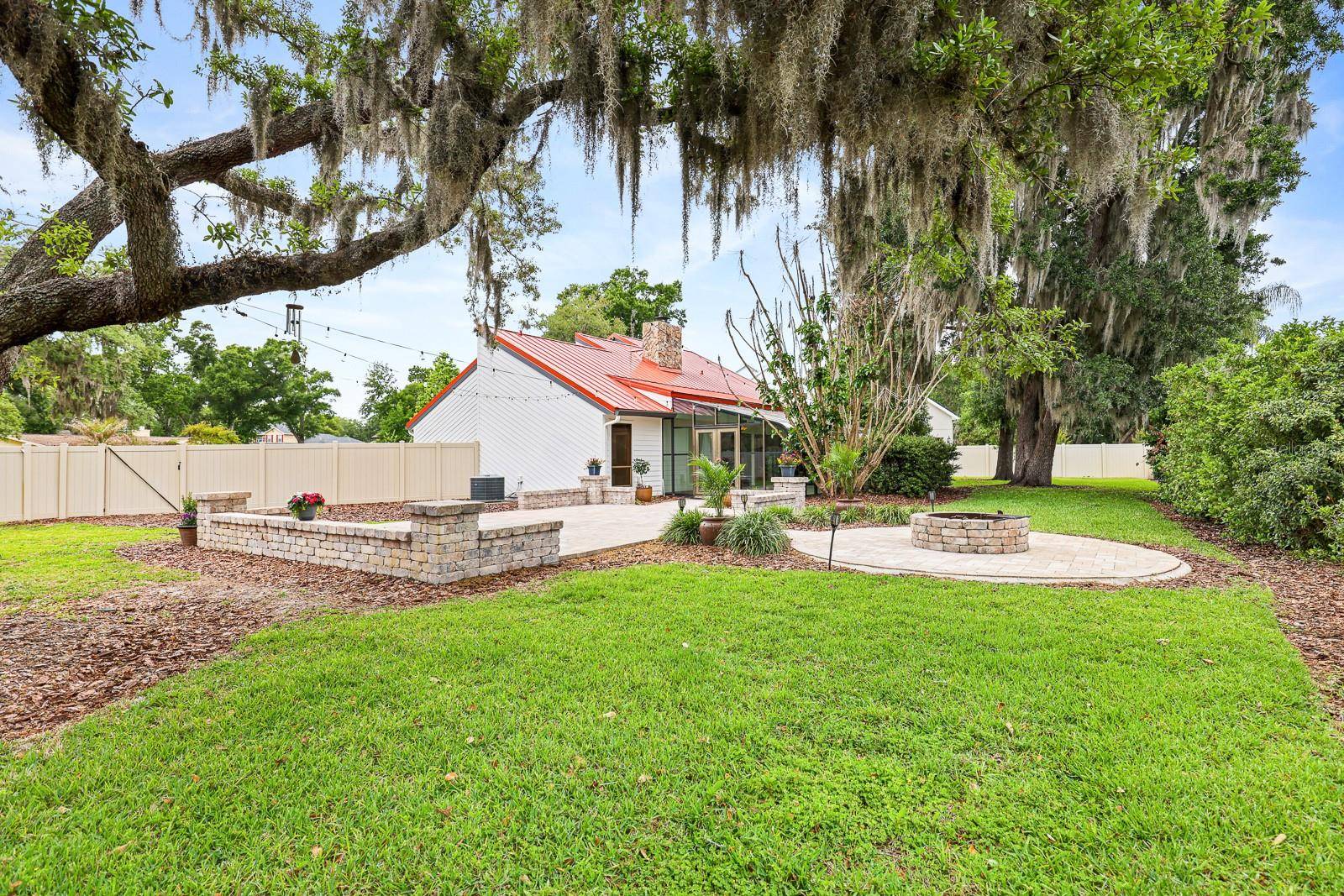 2925 CHELSEA WOODS DR, Valrico, FL 33596