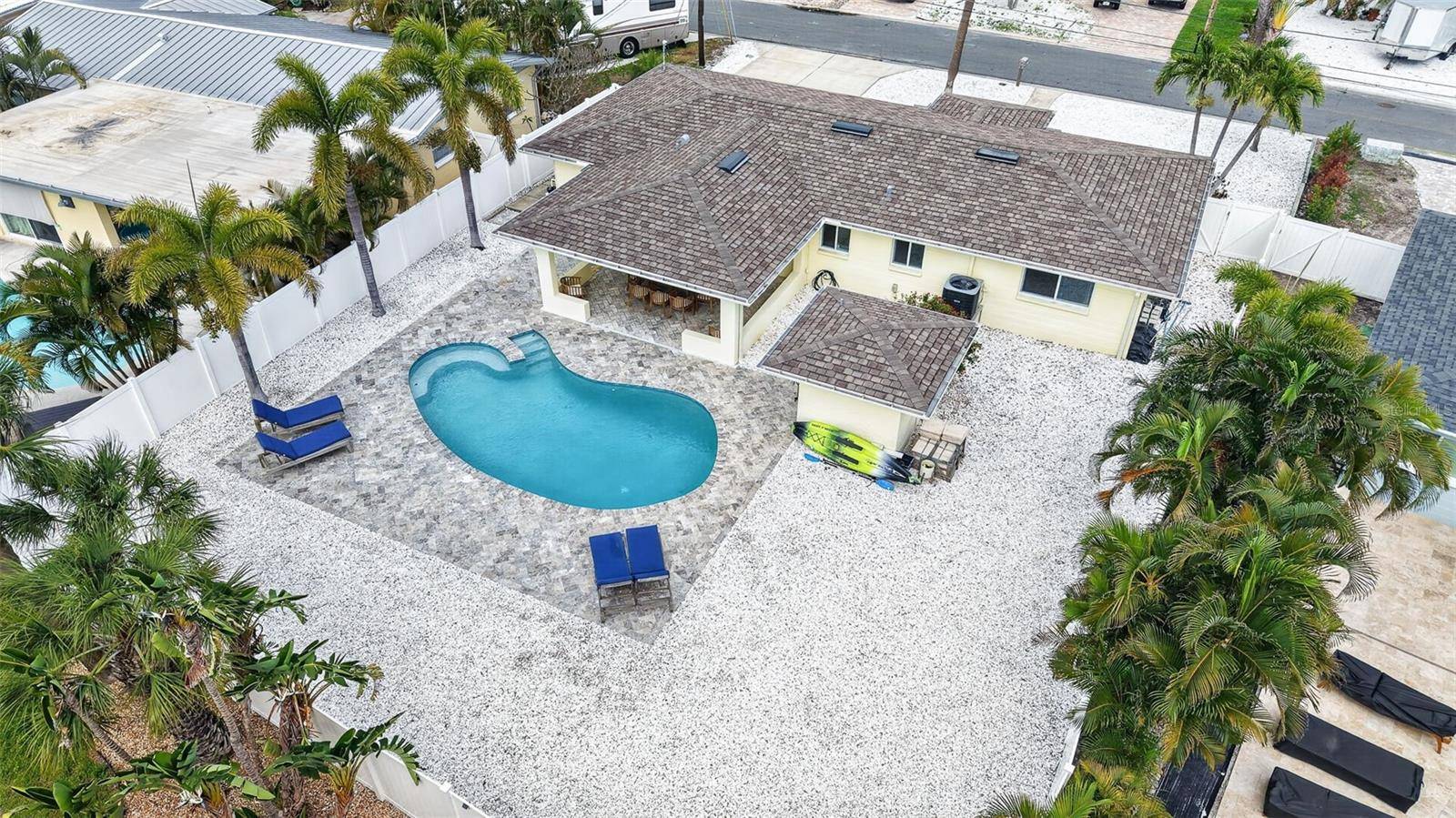 517 39TH AVE, St Pete Beach, FL 33706