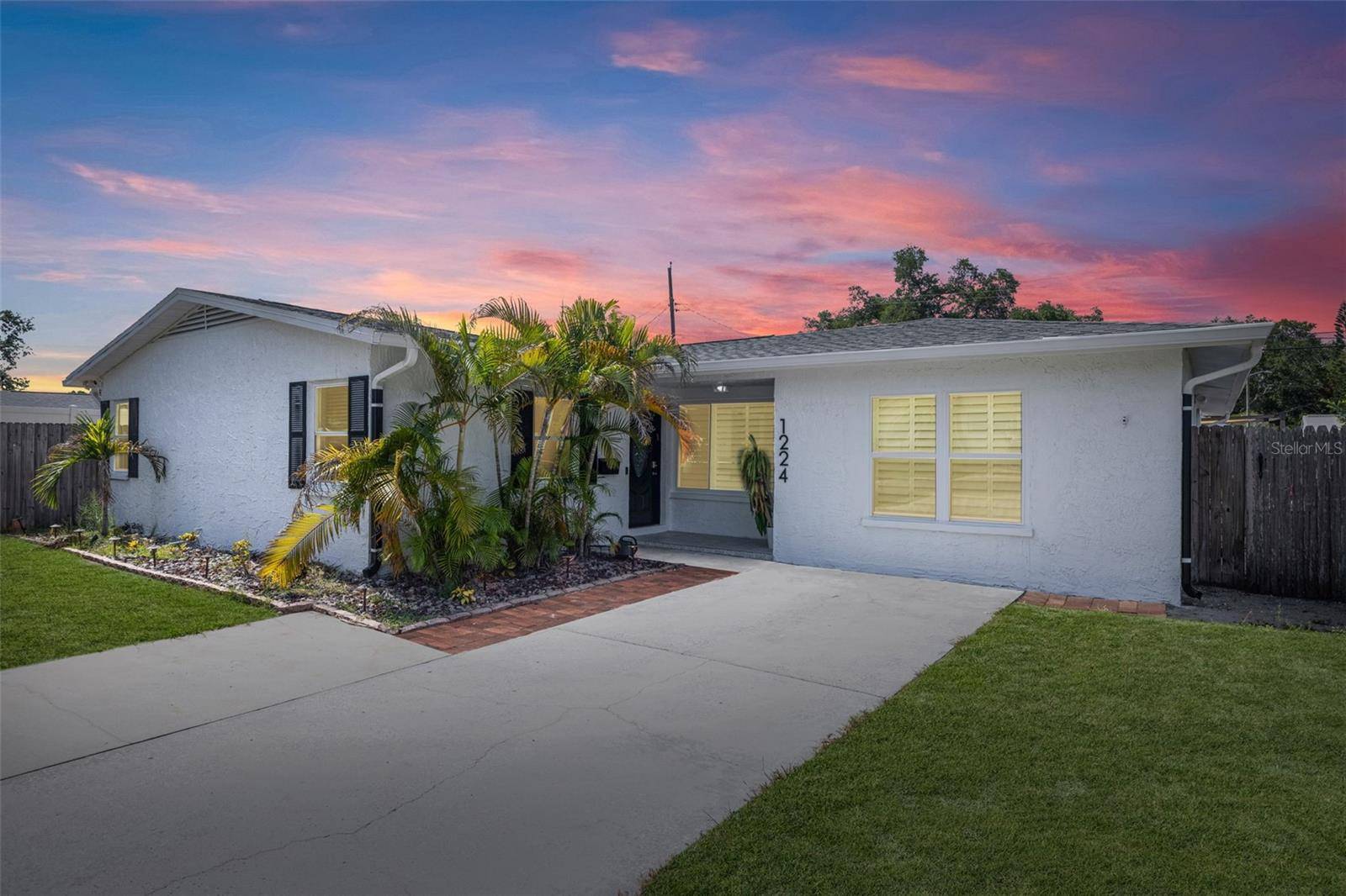 1224 80TH AVE N, St Petersburg, FL 33702